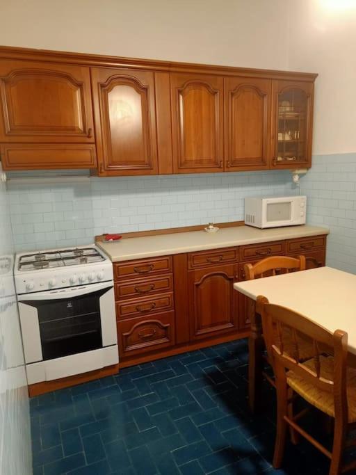 Appartamento Zona Centro Foce Генуя Экстерьер фото